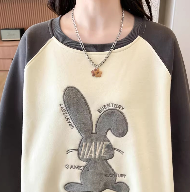 大码女装设计感小众卫衣女春秋季2023新款宽松韩版撞色上衣外套潮